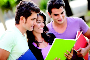 关于申请留学何须过度包装的函授毕业论文范文