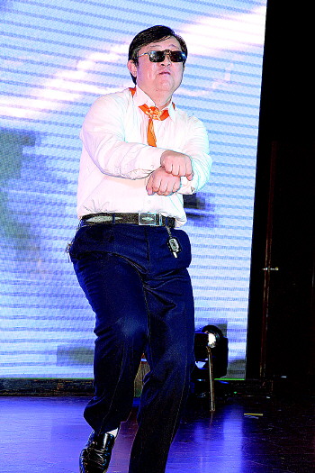 婚庆司仪培训学校_婚庆司仪收入(3)