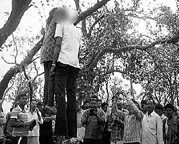 印<em>女子爱上已婚</em>男2人被亲属谋杀挂尸示众 - 生