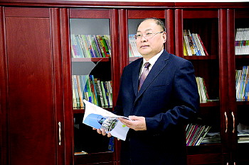 济南德润高级中学张克宏对比大学和高中照图片