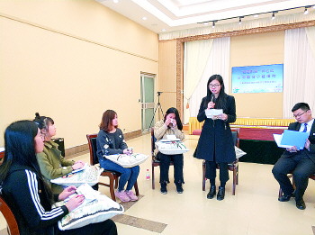 殡仪馆工作那些事漫画_殡仪馆工作人员收入(2)